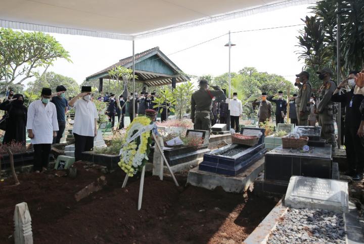 Sekdaprov Fahrizal Lepas Jenazah Karo Otda Zulfikar, Sosok Pekerja Keras yang Berkontribusi bagi Pembangunan Lampung